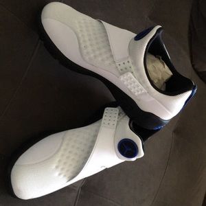 Jordan Essential Trainer